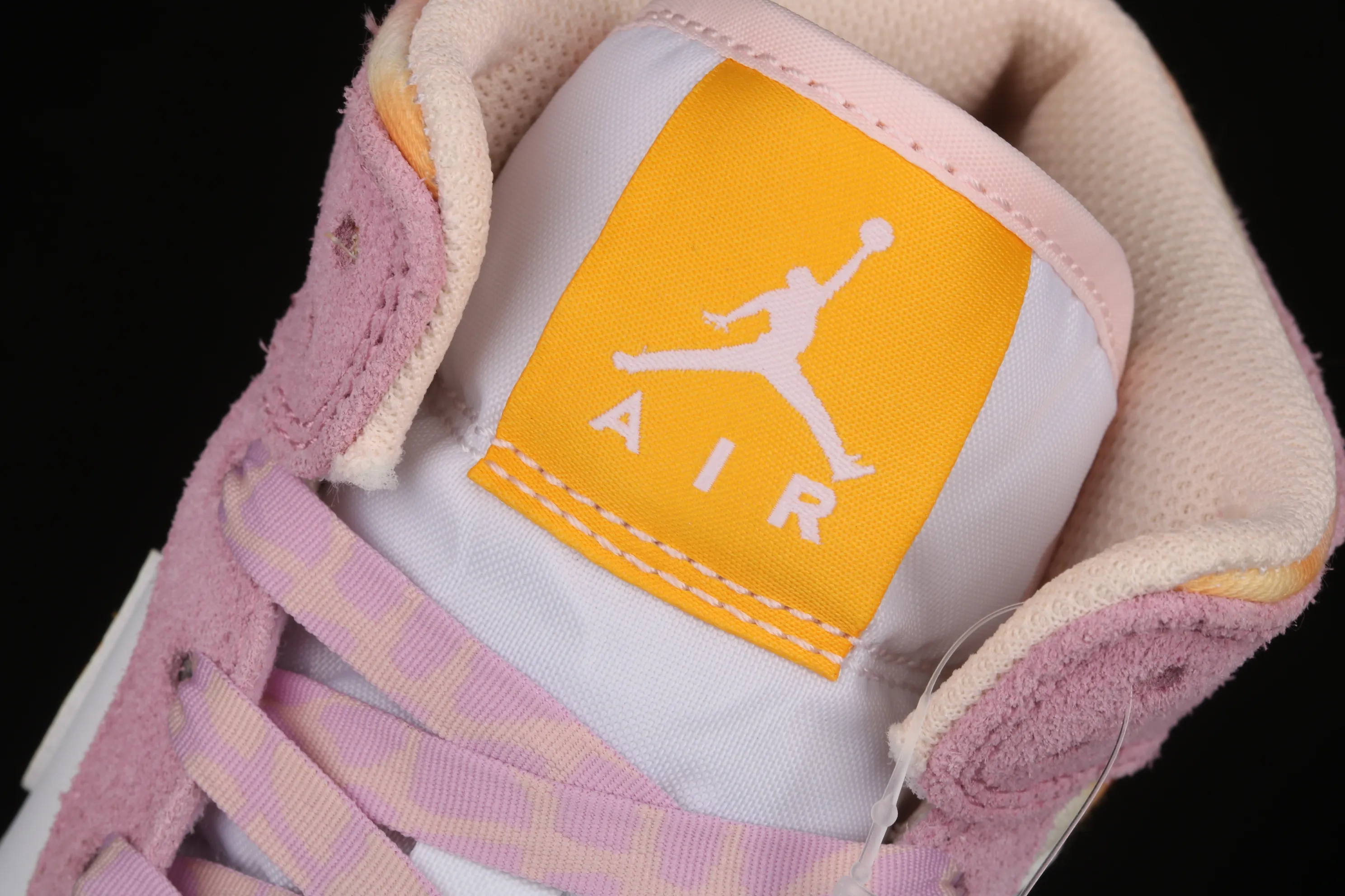 All categories Air Jordan Jordan series basketball shoes Air Jordan 1 Mid G version pure original Air Jordan 1 Mid AJ1 Joe 1 girl powder China basketball shoes DC9517-600